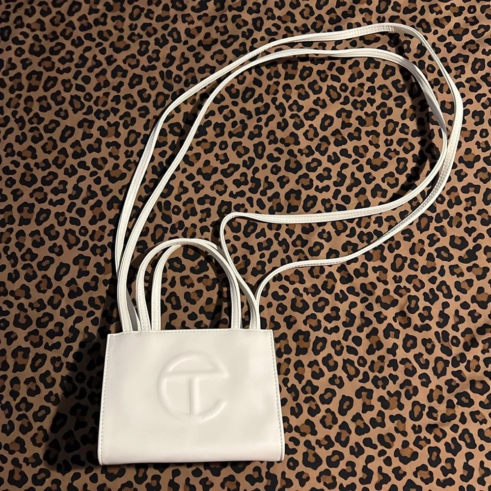 Small Telfar Bag Glue Color - Picture 5 of 11